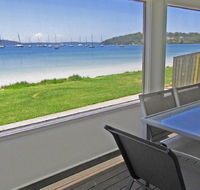 Casa Martins' 219 Foreshore Drive - Absolute Waterfront House - E Caravan Parks