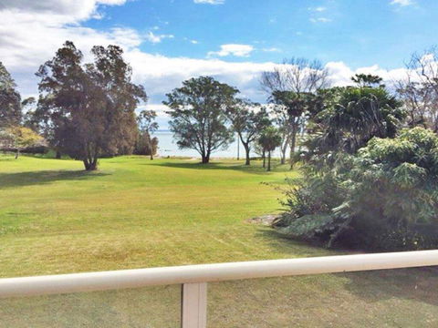 Castaways' 36 Cromarty Road - Beachfront House - E Caravan Parks 2