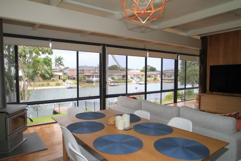 Cater Waterfront - E Caravan Parks 0