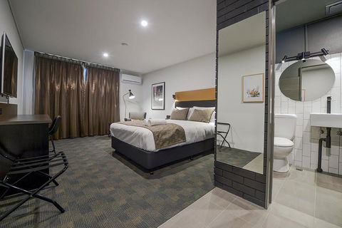 CBD Motor Inn - E Caravan Parks 0