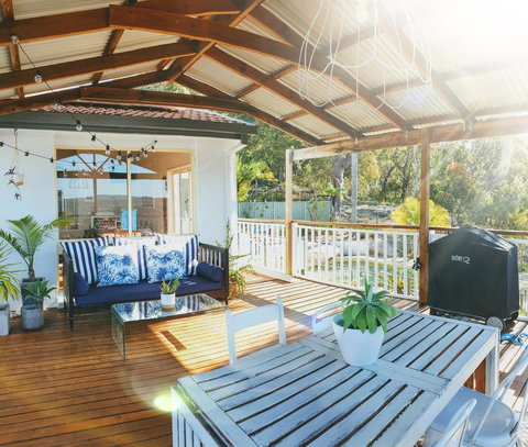 Central Coast Getaway 4B Family Holiday Home - E Caravan Parks 3