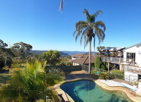 Central Coast Getaway 4B Family Holiday Home - E Caravan Parks 0