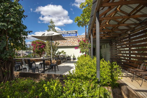 Central Motel - E Caravan Parks 0