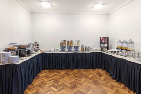 Central Motel & Apartments, Best Western Signature Collection - E Caravan Parks 3