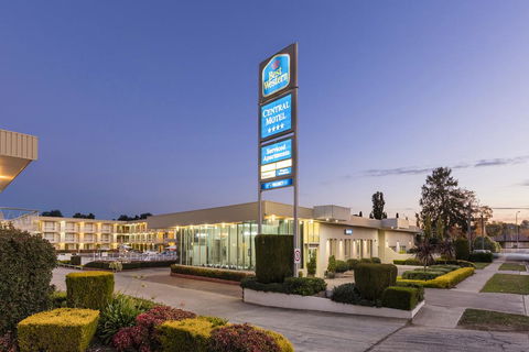 Central Motel & Apartments, Best Western Signature Collection - E Caravan Parks 1