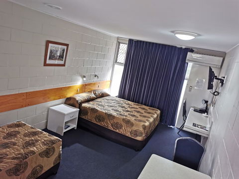 Central Motel Ipswich - E Caravan Parks 3
