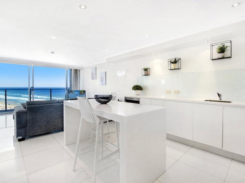 Central Surfers Paradise - Absolute Beachfront - E Caravan Parks 3