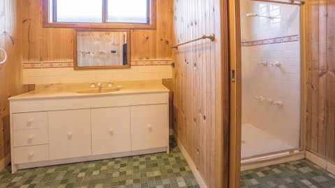 Centre Street 10 Lake Tabourie - E Caravan Parks 3