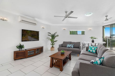 Centrepoint Apartments - E Caravan Parks 3