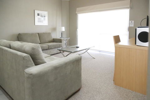 Centrepoint Apartments Griffith - E Caravan Parks 3