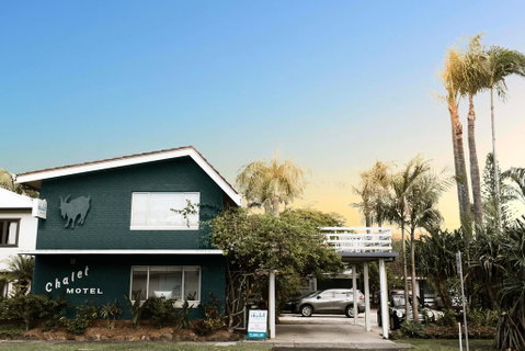 Chalet Motel Brunswick Heads - E Caravan Parks 0