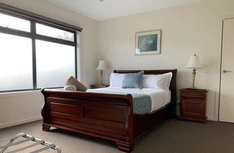 Champagne Stays Apartment - E Caravan Parks 2