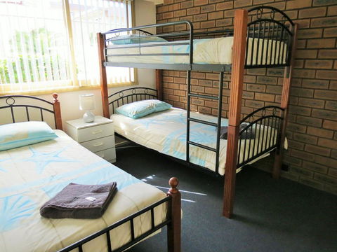 Chapman Court - E Caravan Parks 1