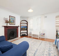 Charming Centrally Located 2 Bedroom Accommodation - E Caravan Parks
