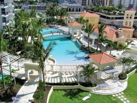 Chevron Renaissance Towers - E Caravan Parks 0