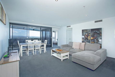 Circle On Cavill - Private Apartments - E Caravan Parks 2