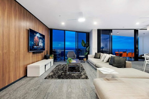 Circle On Cavill Subpenthouse - E Caravan Parks 1