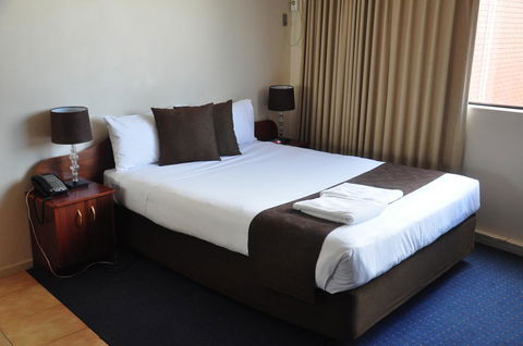 City Park Hotel - E Caravan Parks 1