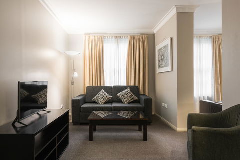 Clarendon Hotel - E Caravan Parks 3