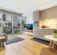 Clean Modern Apartment 15 Mins From City on Tram - E Caravan Parks