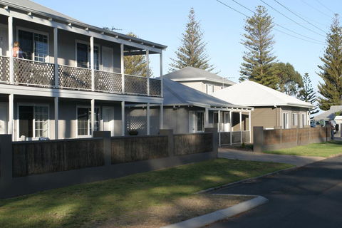 Clearwater Motel Apartments - E Caravan Parks 0