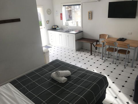 Clearwater Motel Apartments - E Caravan Parks 2