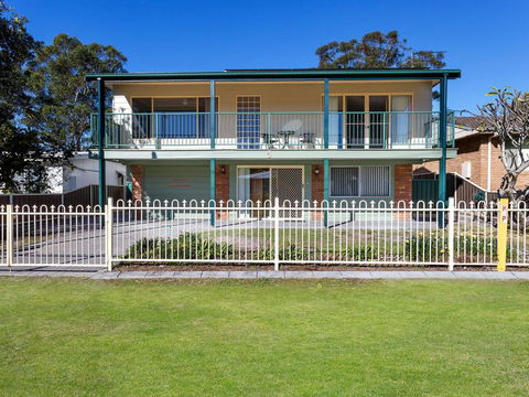 Close To The Myall River - Pet Welcome - E Caravan Parks 0