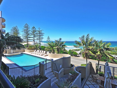 Clubb Coolum Beach Resort - E Caravan Parks 2