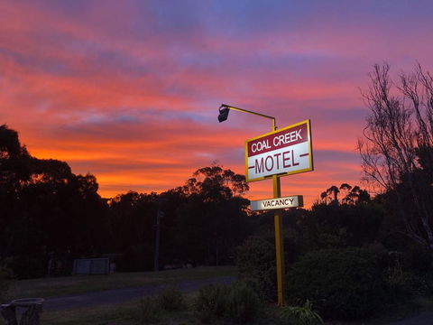Coal Creek Motel - E Caravan Parks 2