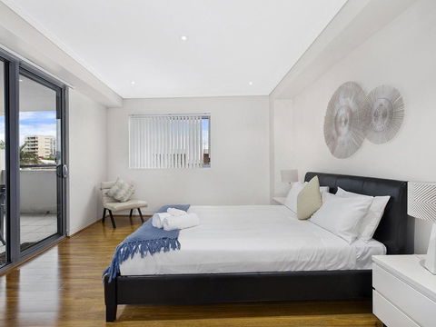 Coast Luxury Apartment 21 - E Caravan Parks 1