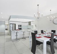 Coast Luxury Apartment 21 - E Caravan Parks