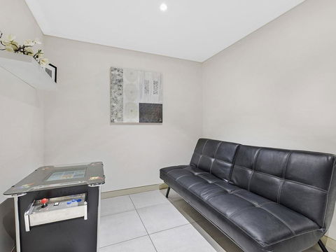 Coast Luxury Apartment 21 - E Caravan Parks 2