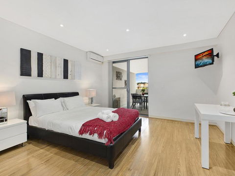 Coast Luxury Apartment 21 - E Caravan Parks 3