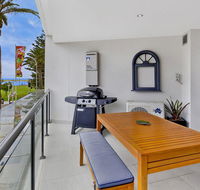 Coast Luxury Apartment 3 - E Caravan Parks
