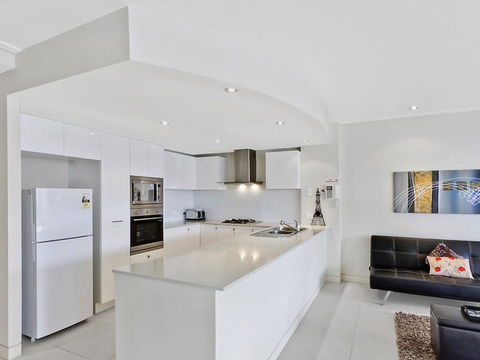 Coast Luxury Apartment 3 - E Caravan Parks 3