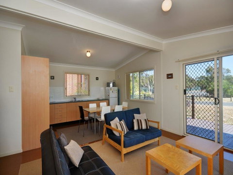 Coastal Cottage - E Caravan Parks 3