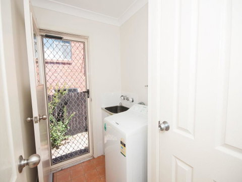 Coastal Cottage - E Caravan Parks 2