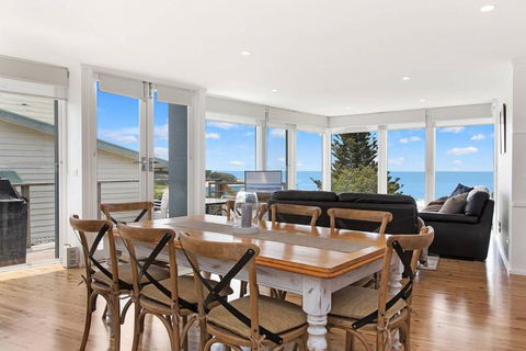 COASTAL HAVEN - Panoramic Ocean Views - E Caravan Parks 2