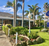 Coastal Waters Motor Inn - E Caravan Parks