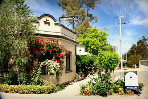 CocknBull Boutique Hotel Echuca - E Caravan Parks 0