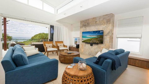 Coco De Mer Beach Villa - E Caravan Parks 1