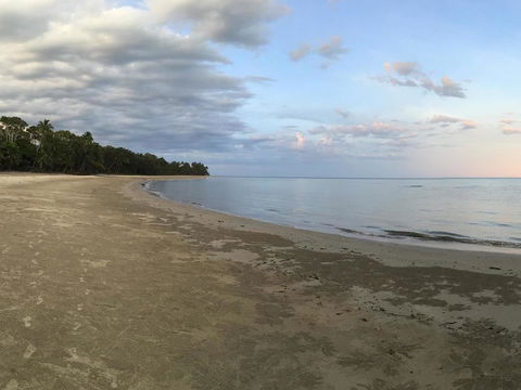 Coconut Beach House - E Caravan Parks 1