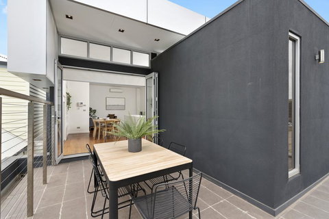 Cogens Two Bedroom Townhouse - E Caravan Parks 2