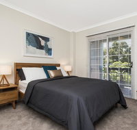 Colin Street Apartment - E Caravan Parks