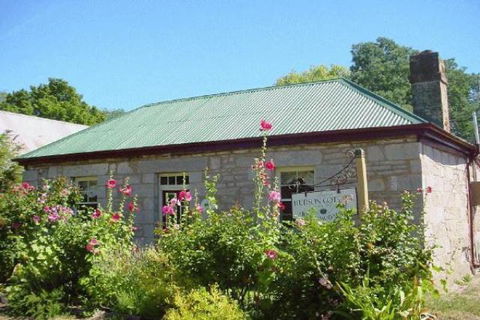 Colonial Cottages Of Ross - E Caravan Parks 2