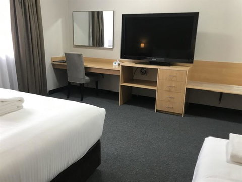 Colonial Motel Richmond - E Caravan Parks 1