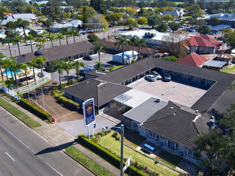 Colonial Terrace Motor Inn - E Caravan Parks 0