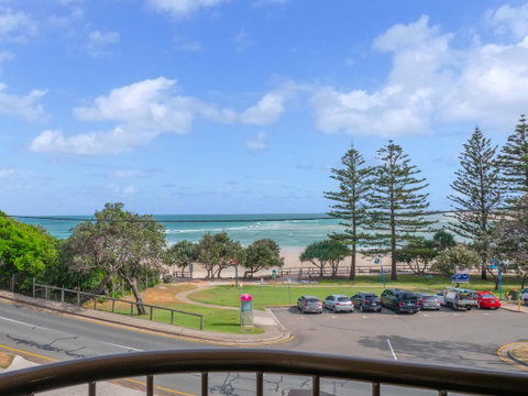 Columbia Point U6, 7 Bulcock Beach Esp - E Caravan Parks 1