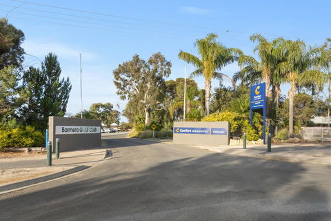 Comfort Inn & Suites Riverland - E Caravan Parks 1