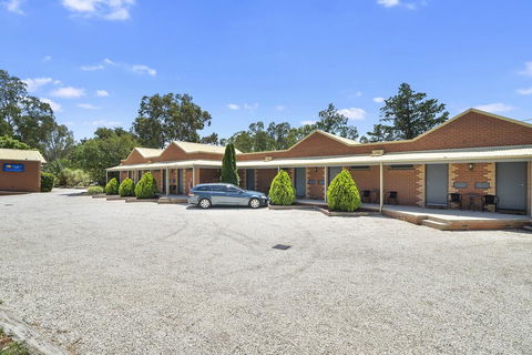 Comfort Inn Coach & Bushmans - E Caravan Parks 2